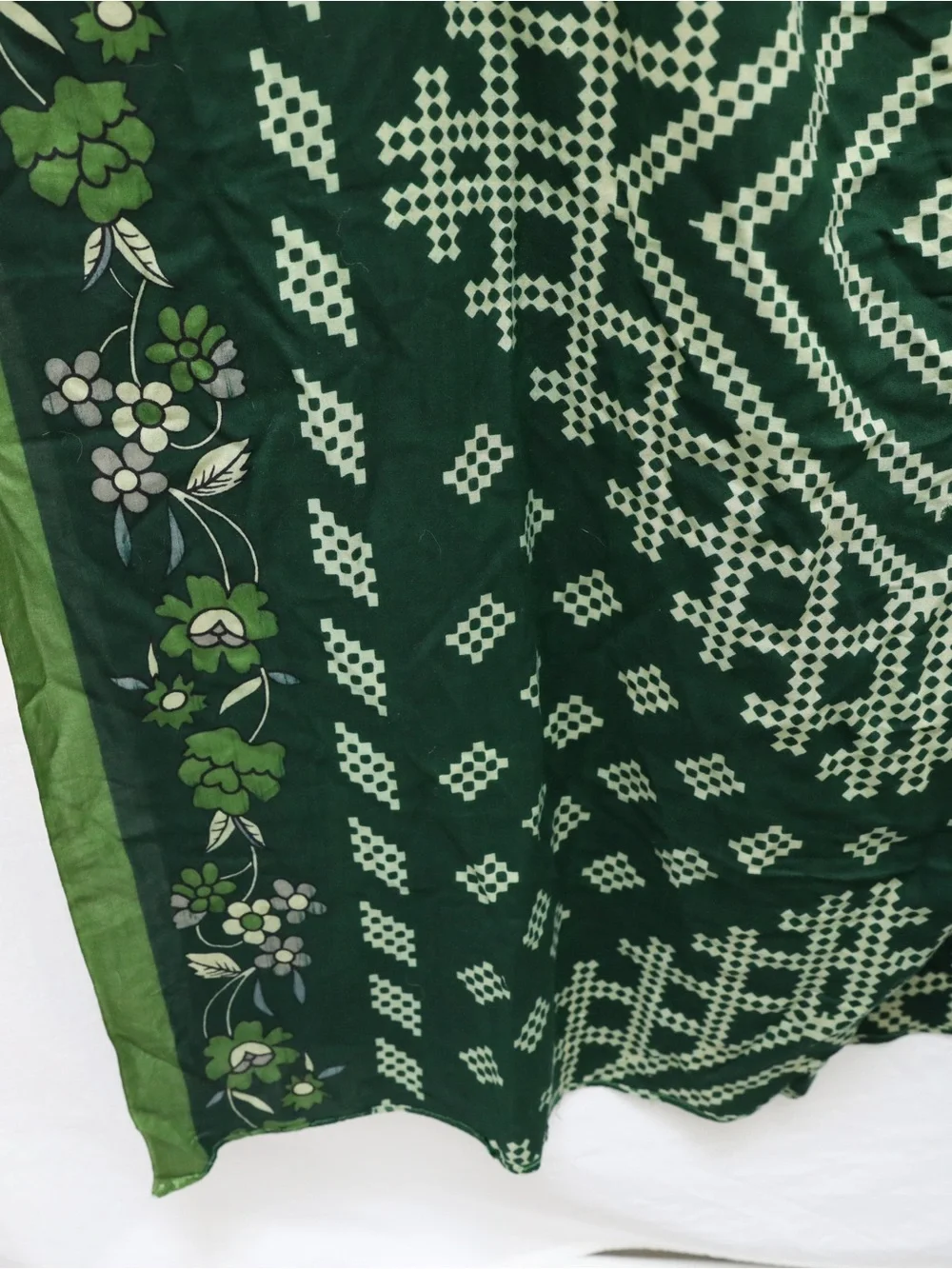 Large green pashmina scarf geometric ethnic print boho coverup beach wrap - Picture 4 of 6